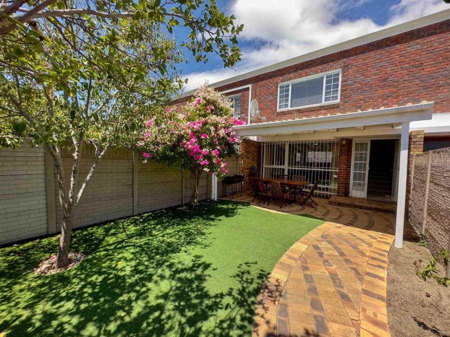 To Let 2 Bedroom Property for Rent in Plumstead Western Cape